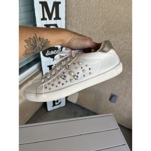 Bebe embellished faux leather sneaker - Size 9 - White